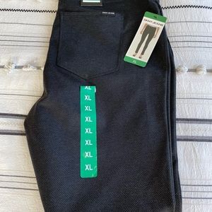 NWT -DKNY mid rise comfort stretch pull on pant. Size XL